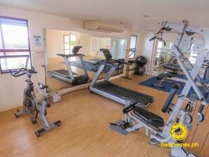 Fitness facility - Poolside Condo | 50 Mbps Internet | Infinity Pool (Cebu City)