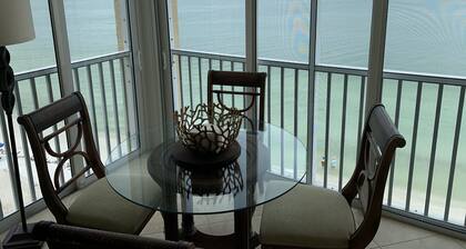Beautiful Beach Front Condo (renovated)