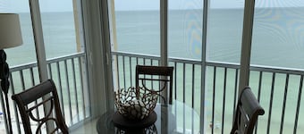 Beautiful Beach Front Condo (renovated)
