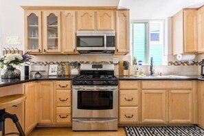 Frigorífic, microones, forn i placa de cuina 