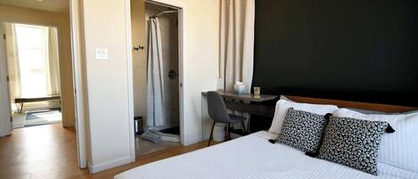 3 室のベッドルーム、アイロン / アイロン台、WiFi、ベッドシーツ