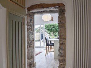 Interior - 2 bedroom accommodation in Abererch (Abererch)