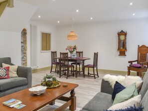 Living area - 2 bedroom accommodation in Abererch (Abererch)