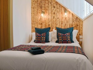 2 bedrooms, free WiFi, bed sheets - 2 bedroom accommodation in Abererch (Abererch)