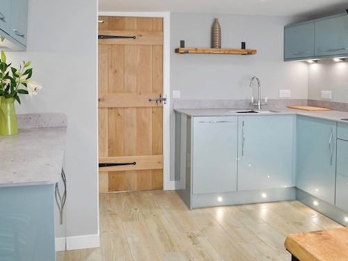 A unique cottage in a fabulous seaside village.