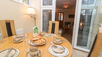 Cottage | Dining