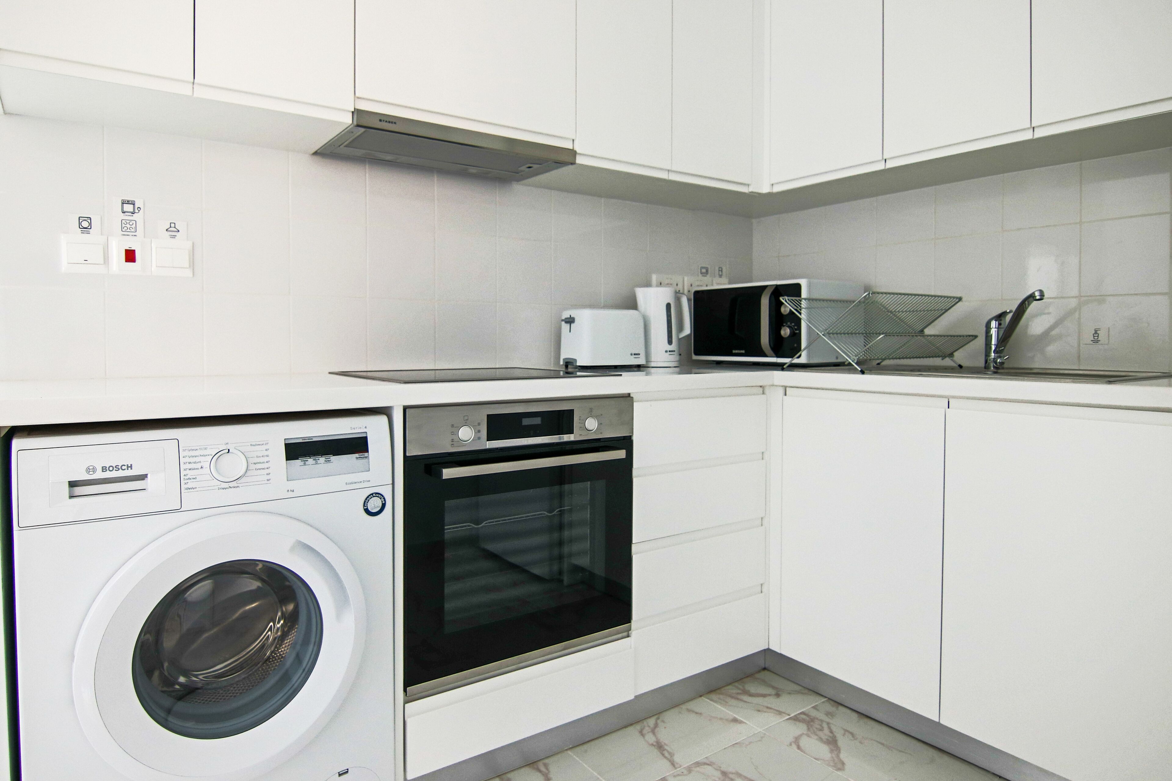 Luxury Double Room | Private kitchen | Dining tables