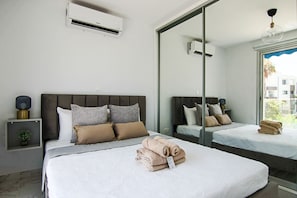 Kamar Double Mewah | Brankas
