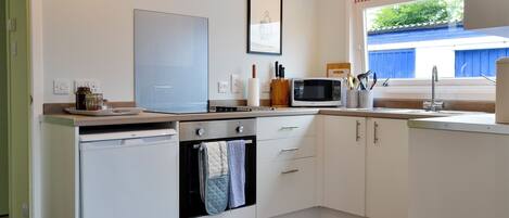 Dishwasher, highchair