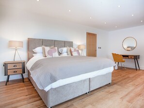 2 bedrooms, free WiFi, bed sheets - 2 bedroom accommodation in Over Stowey, near Bridgwater (Over Stowey, near Bridgwater)
