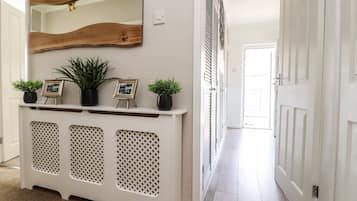 2 bedrooms, individually decorated, individually furnished, free WiFi