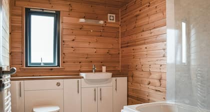 4 bedroom accommodation in Drayton