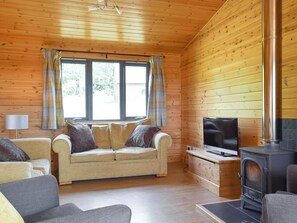 Fireplace - 4 bedroom accommodation in Drayton (Drayton)