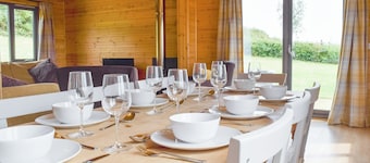 4 bedroom accommodation in Drayton