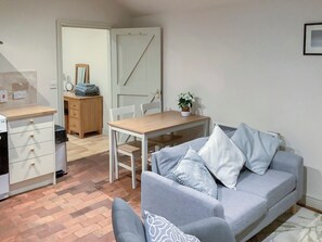 Living area - 1 bedroom accommodation in Ingoldisthorpe, near Hunstanton (Ingoldisthorpe, near Hunstanton)