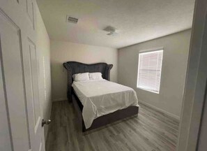 4 bedrooms, free WiFi, bed sheets