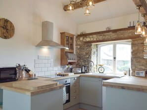 Dishwasher, highchair - Pipistrelle Cottage - UK34447 (Mathry, near St Davids)