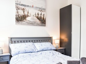 2 室のベッドルーム、WiFi (無料)、ベッドシーツ