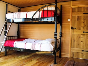 2 chambres, Wi-Fi gratuit, draps fournis