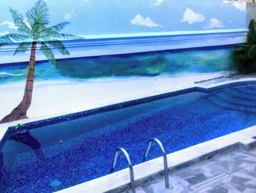 Villa Sleeps 12