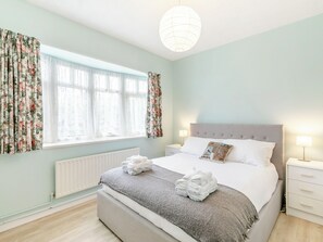 3 bedrooms, free WiFi, bed sheets