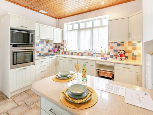3 bedroom accommodation in Sandilands