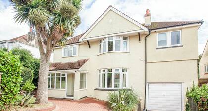 6 bedroom accommodation in Preston, Paignton