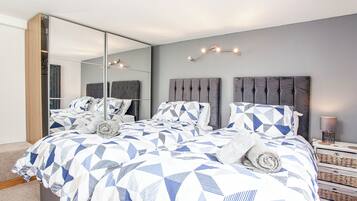 6 bedrooms, free WiFi, bed sheets