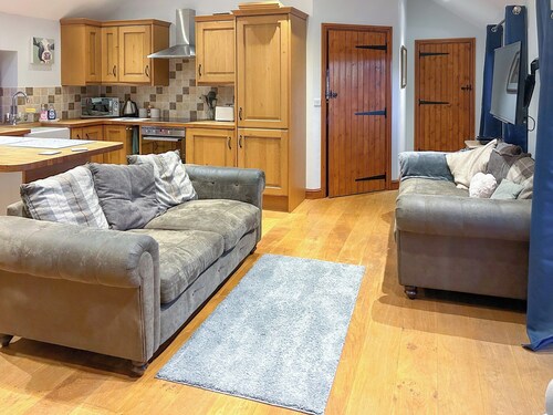 2 bedroom accommodation in Catsham, near Glastonbury