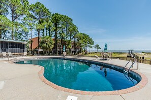 Pool - Stylish Condo with a view of the water (Dauphin Island)