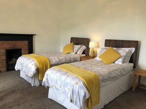 6 bedrooms, free WiFi, bed sheets