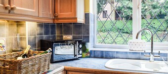 2 bedroom accommodation in Market Bosworth