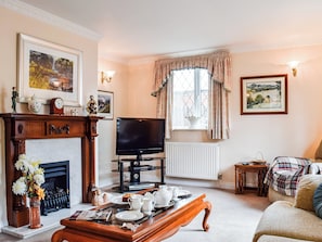 TV - A spacious home from home within a few minutes’ walk of the town centre. (Market Bosworth)