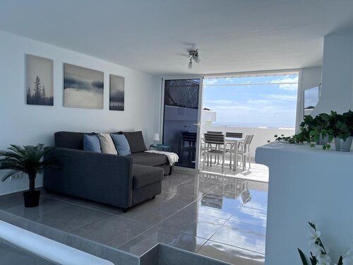 Stunning 2 Bedroom 2 Bathroom 2 Minutes to Beach