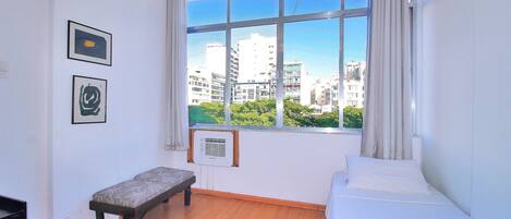 Bügeleisen/Bügelbrett, kostenloses Internet, Bettwäsche