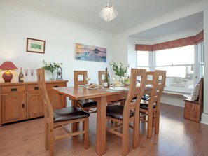 Dining - 3 bedroom accommodation in Mevagissey (Mevagissey)