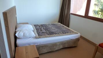 1 bedroom, WiFi, bed sheets