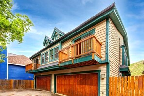Exterior - KBM Resorts | Walk to Lifts and Main St, Rent 1416 and 1418 Townhomes together, Pri Hot tub PPS-1418 (Park City)