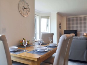 Dining - 2 bedroom accommodation in Lossiemouth (Lossiemouth)