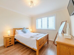 4 quartos, Wi-Fi de cortesia, roupa de cama