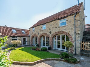 Exterior - 3 bedroom accommodation in Helmsley (Helmsley)