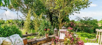 Beautiful house, peaceful surrounding yet close to towns and beaches.