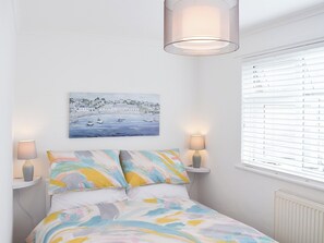 3 bedrooms, free WiFi, bed sheets - 3 bedroom accommodation in Amble, near Warkworth (Amble, near Warkworth)