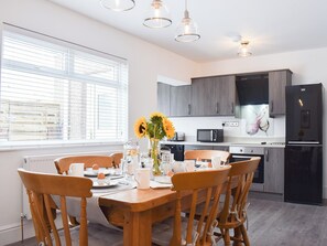 Dining - 3 bedroom accommodation in Amble, near Warkworth (Amble, near Warkworth)