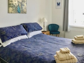 3 bedrooms, free WiFi, bed sheets - 3 bedroom accommodation in Amble, near Warkworth (Amble, near Warkworth)