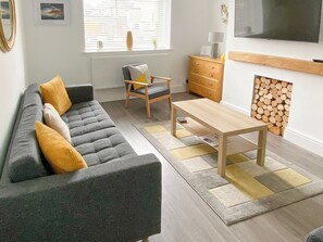 Living area - 3 bedroom accommodation in Amble, near Warkworth (Amble, near Warkworth)