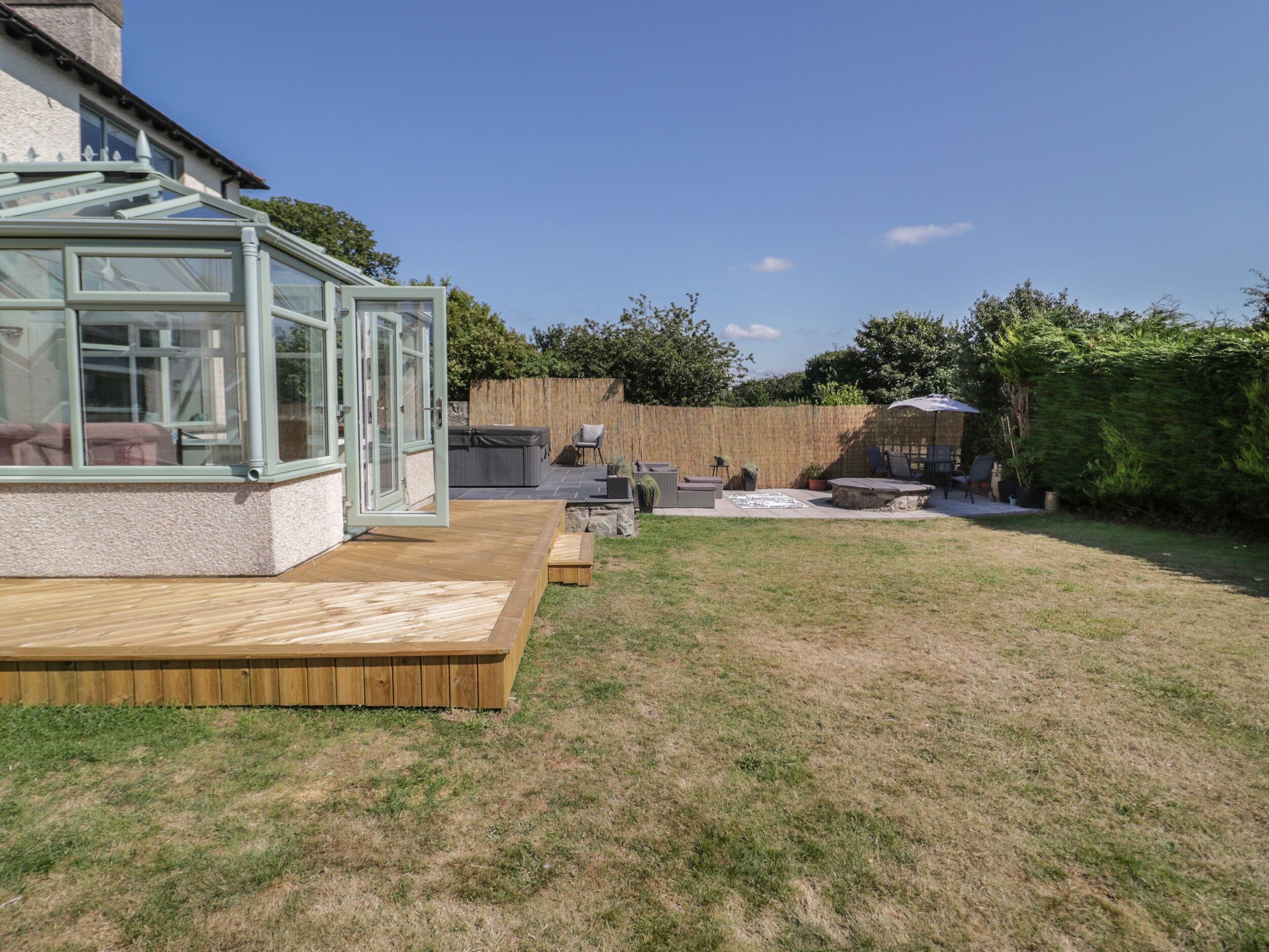 Cottage | Property grounds