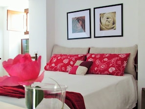 Bügeleisen/Bügelbrett, kostenloses WLAN, Bettwäsche