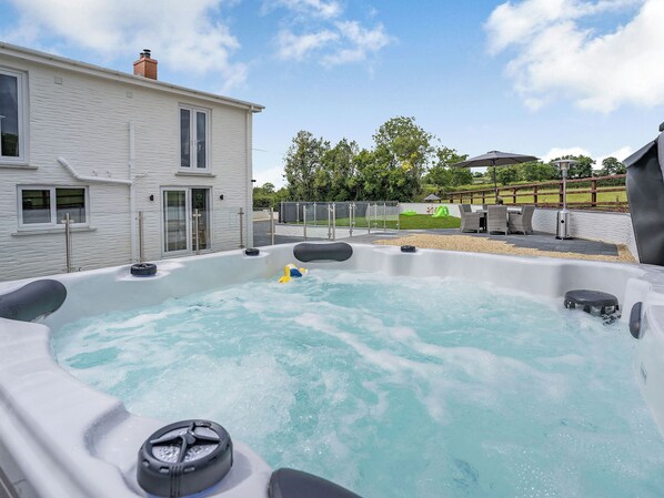 Bain à remous extérieur