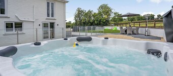 4 bedroom accommodation in Henllan